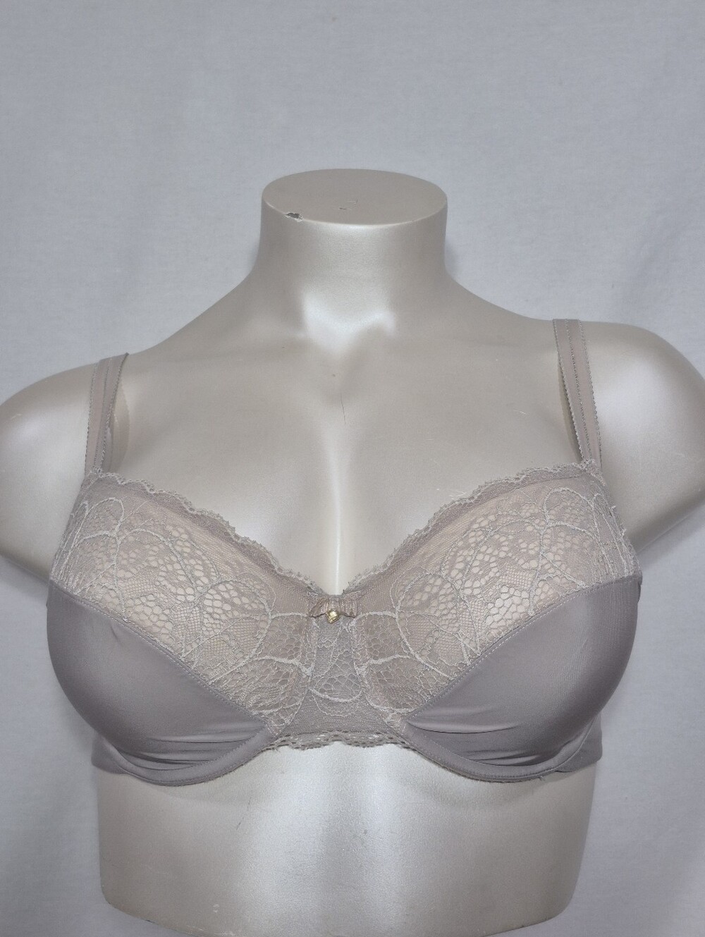 36DD Bali B002 1002 Lace Desire Smoothing Underwire Bra